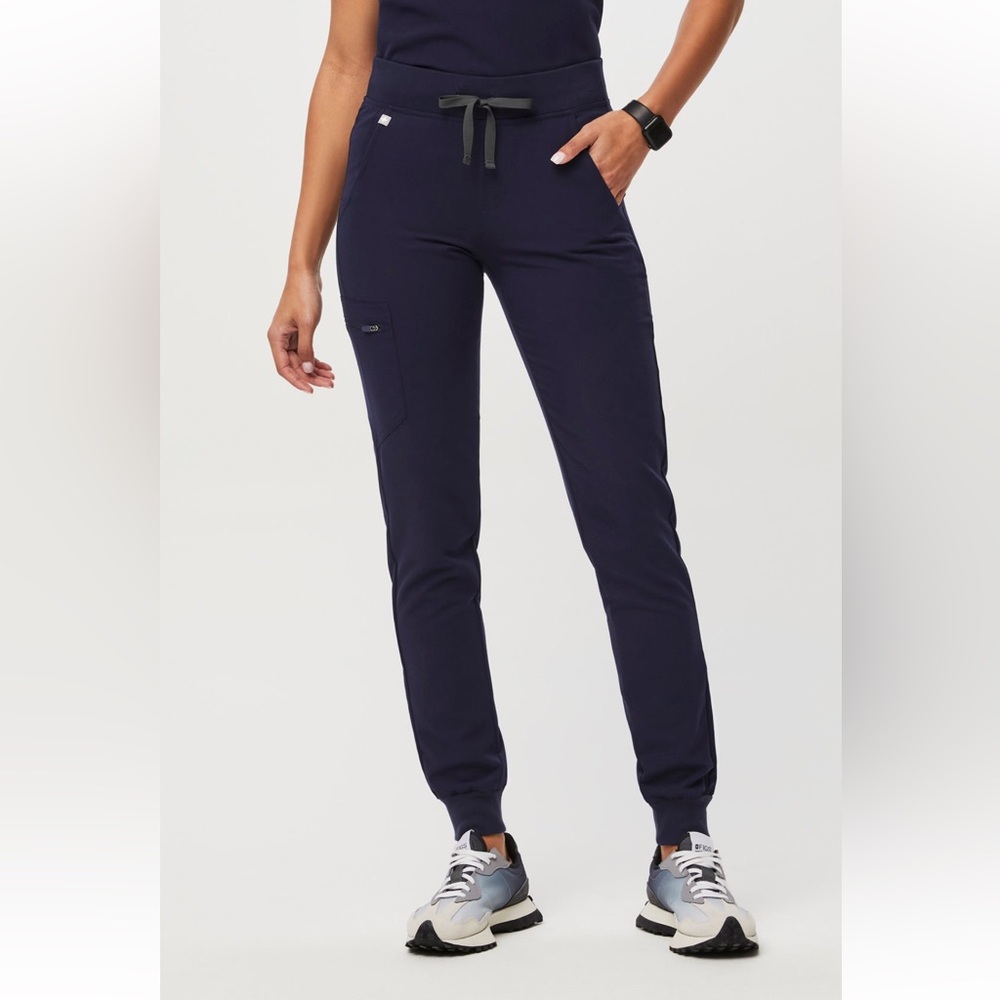 Figs Women's Zamora Jogger Scrub Pants - Navy Blue